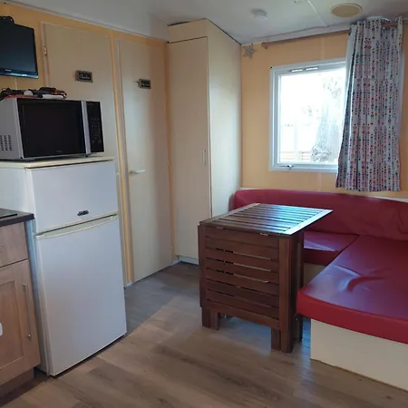 Camping Mobil Piscine, Proche Plages Fréjus